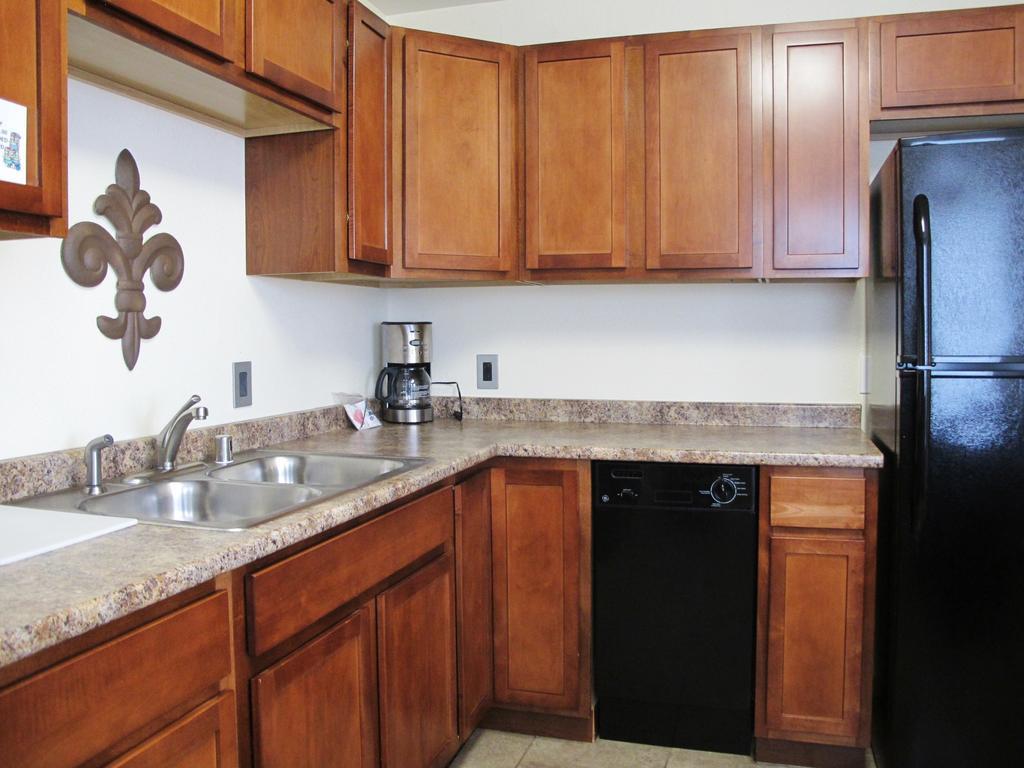 Anchorage Uptown Suites Quarto foto