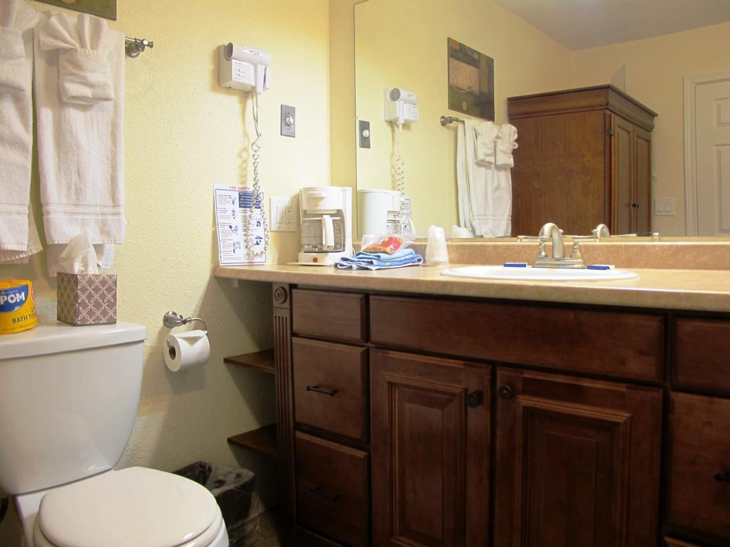 Anchorage Uptown Suites Quarto foto